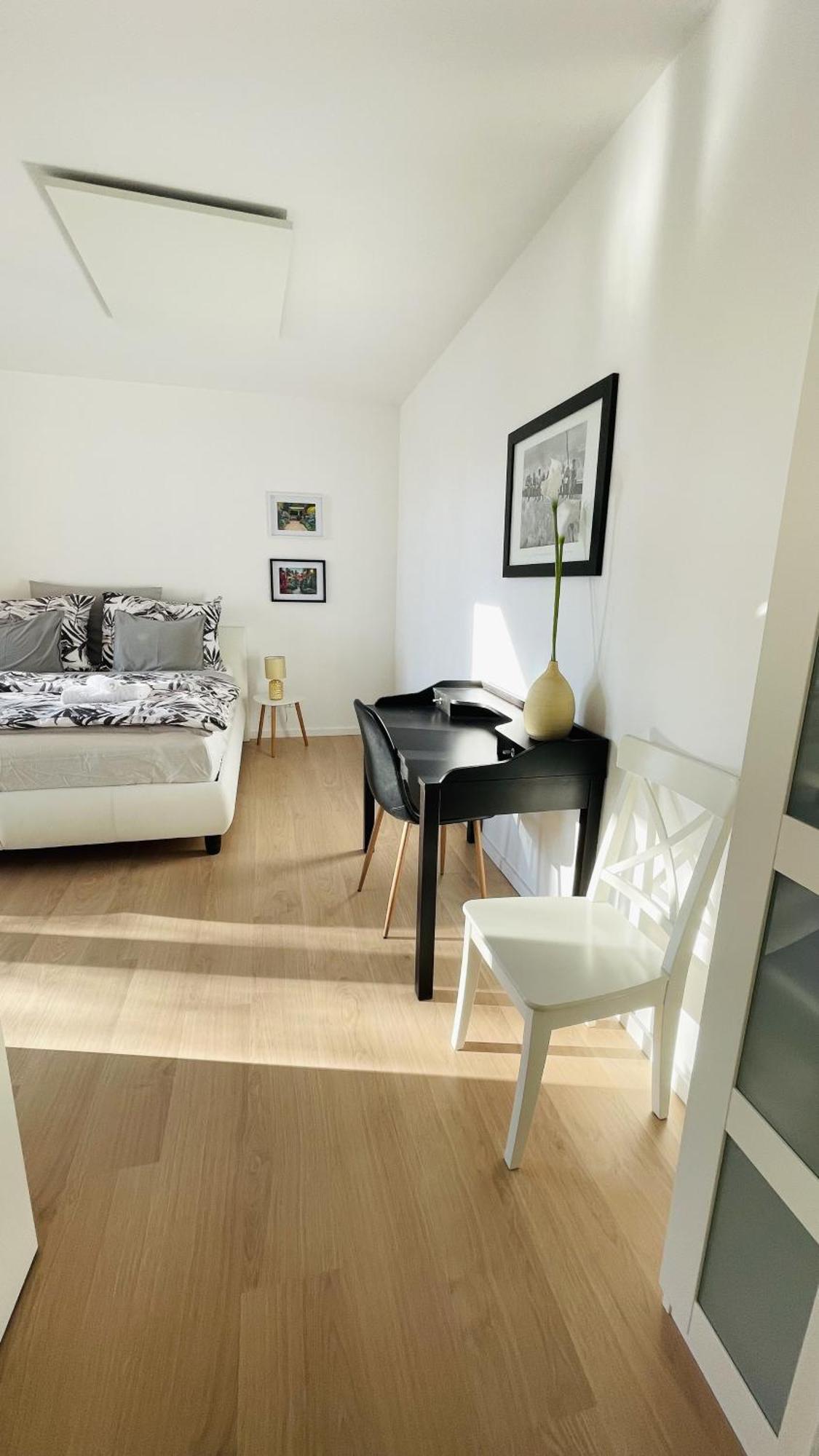 House Flow, 3 Room, Free 2 Parking Bratislava Exterior photo
