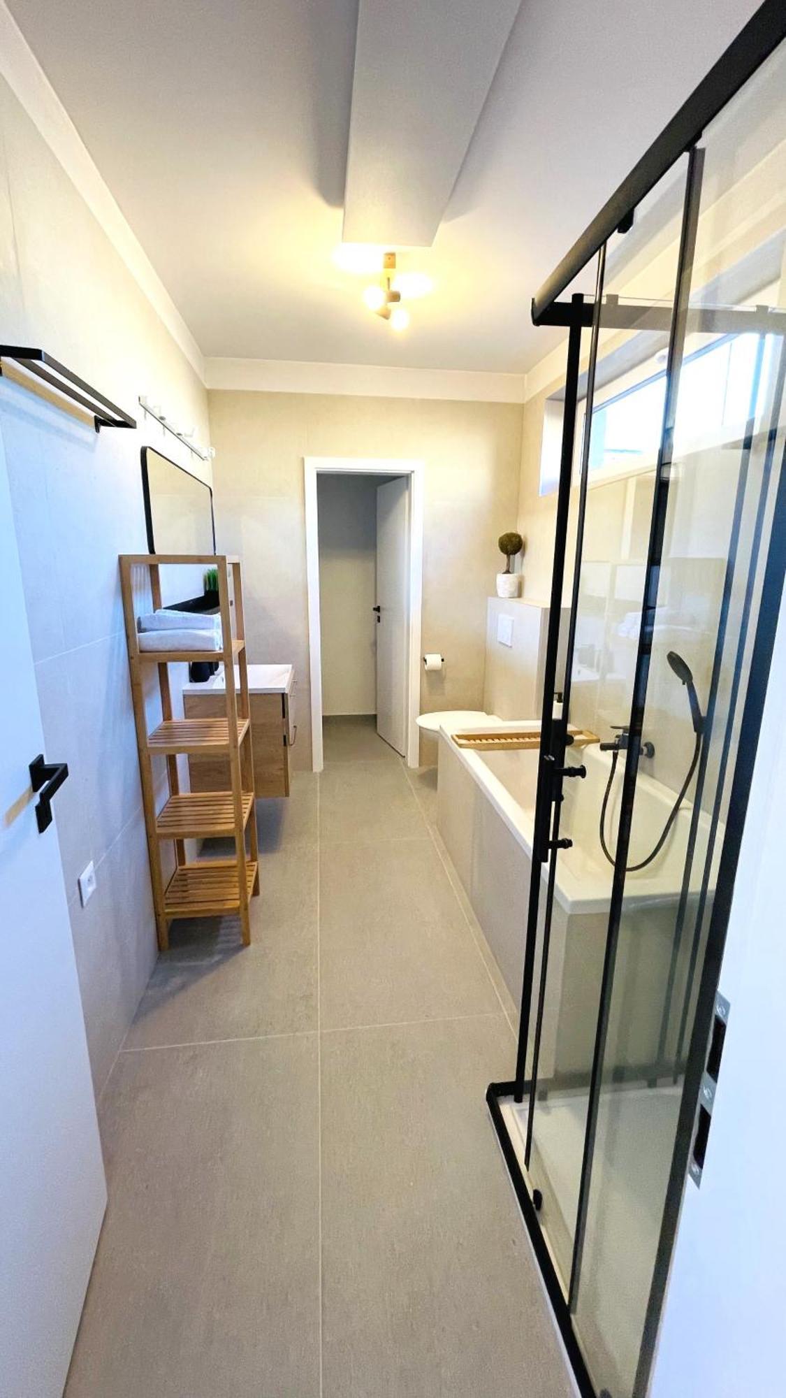 House Flow, 3 Room, Free 2 Parking Bratislava Exterior photo